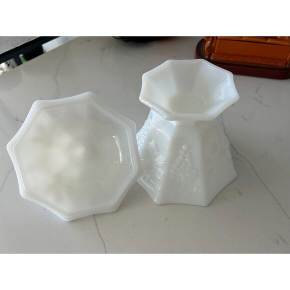 Vintage Anchor Hocking Milk Glass Candy Dish with Lid - Picture 3 of 10